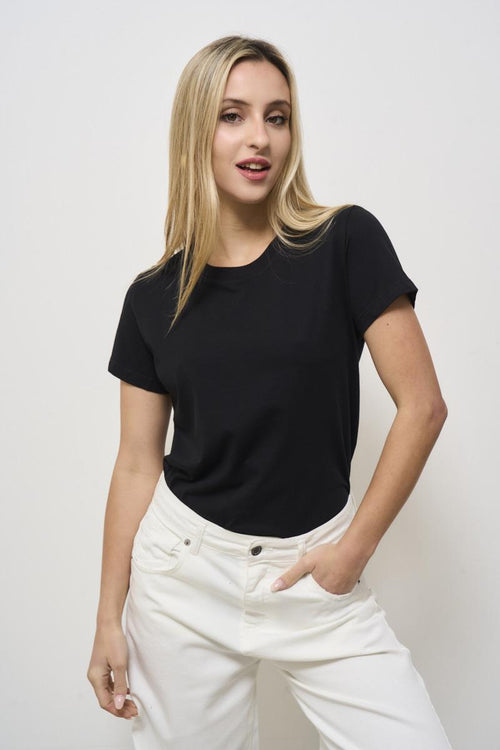 Women's black crew neck t-shirt