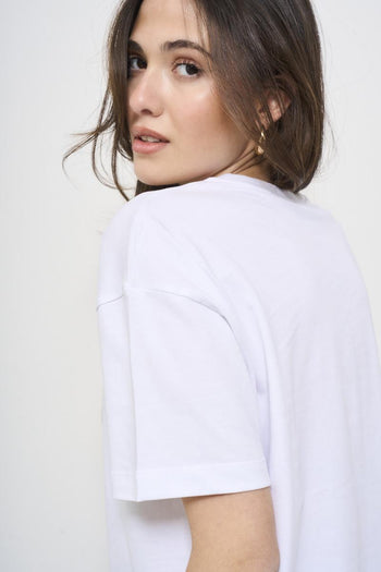 T-shirt donna bianca con stampa colorata - 4