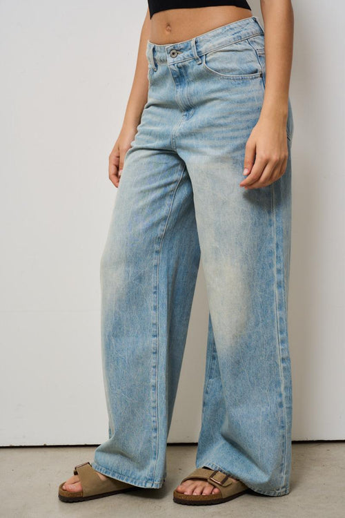 Jeans donna baggy in denim chiaro