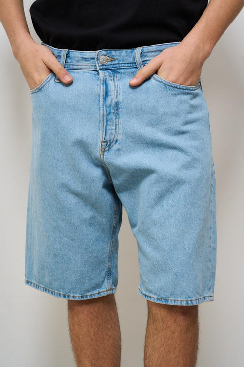 Bermuda uomo in denim chiaro - 2