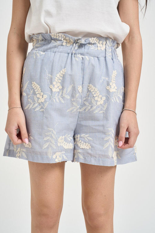 Shorts donna celesti con ricami floreali
