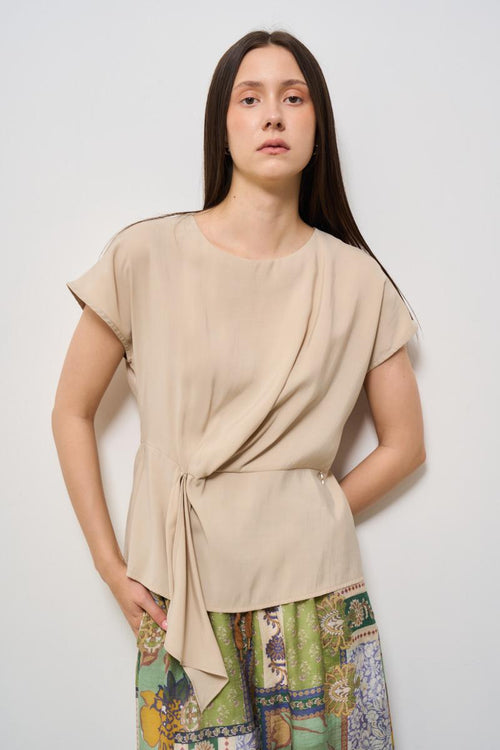 Blusa donna beige con fusciacca