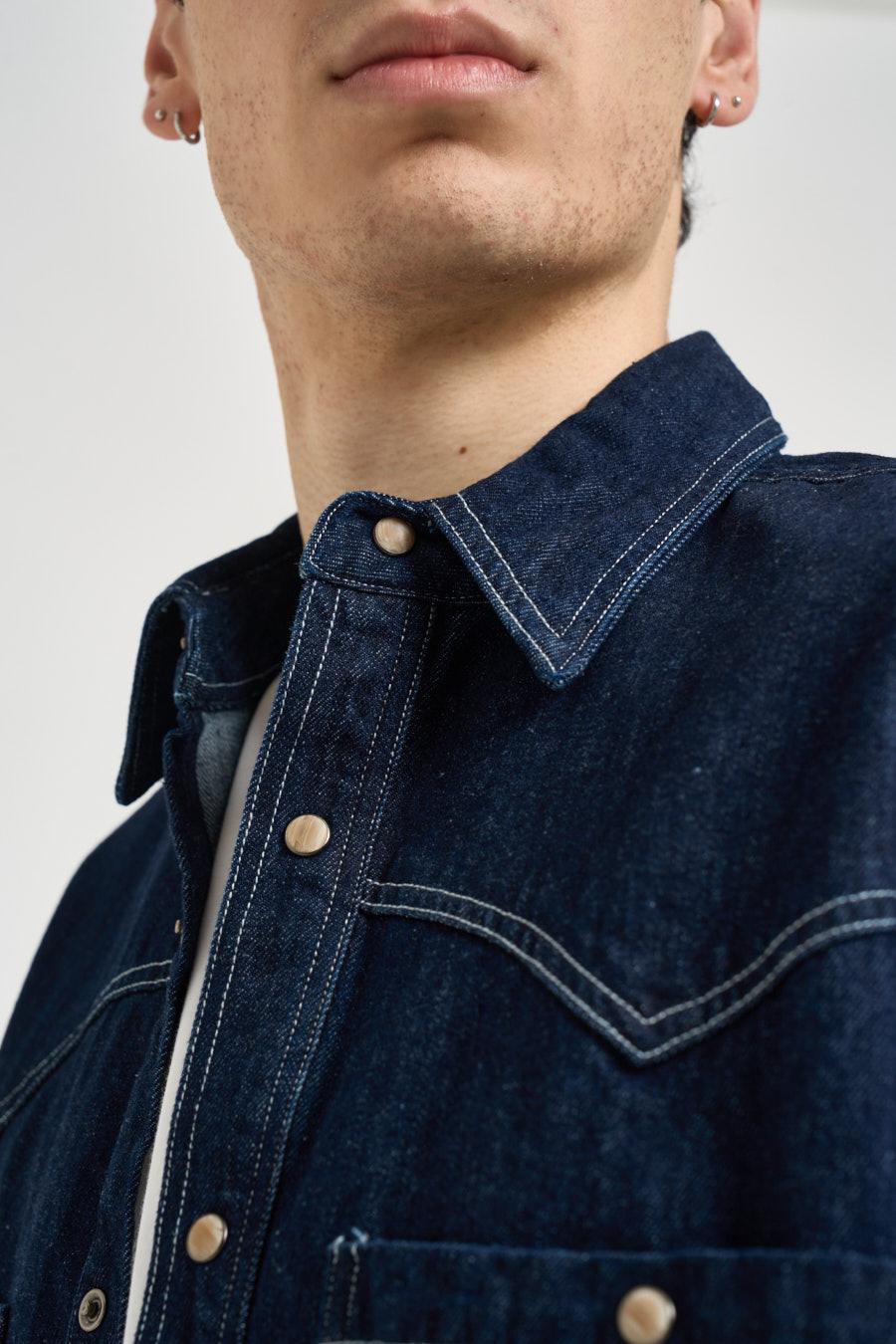 Camicia uomo in denim scuro con patch 261228 30 BERNA 