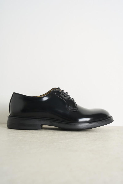 Men's shiny black lace-up