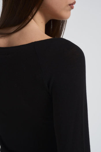 Maglia nera a maniche lunghe e spalle scoperte - 5