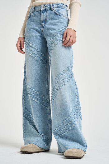 Jeans donna punzonato in denim chiaro - 5