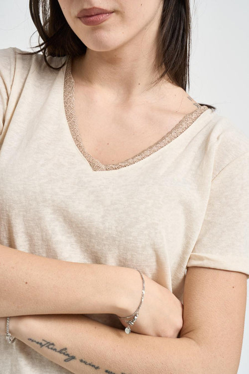 T-shirt donna beige con glitter su scollo - 2