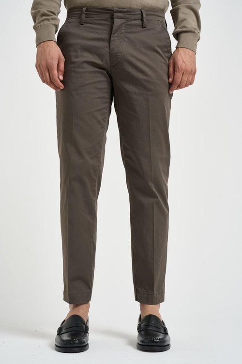 Pantalone uomo chino marrone