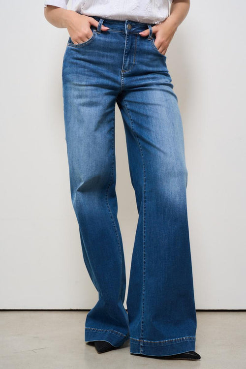 Jeans donna flare in denim scuro