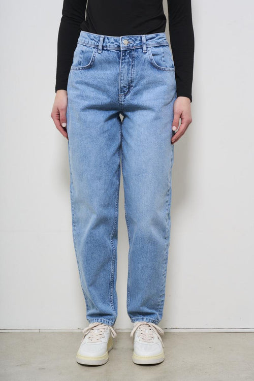 Women's light denim jeans
