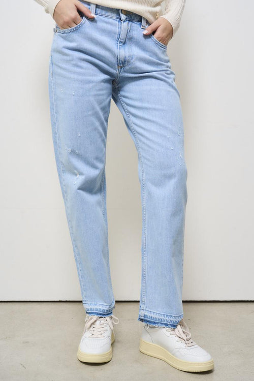 Women's regular jeans in light denim - 2