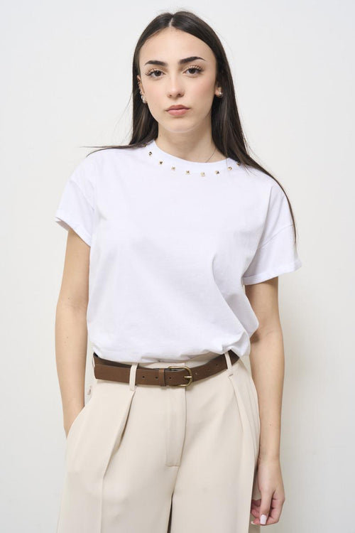 T-shirt donna bianca con applicazioni collo