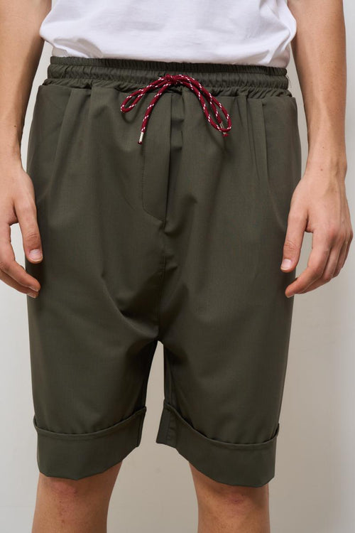 Bermuda uomo con coulisse verde