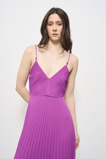 Magenta women's dress with pleated skirt - 8