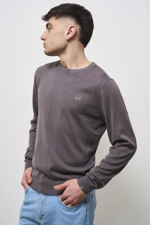 Men's grey crew neck sweater. - 2
