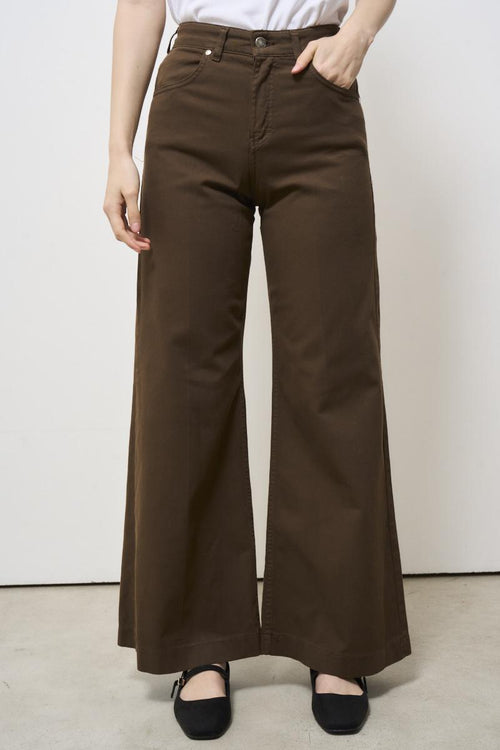 Jeans donna in denim marrone