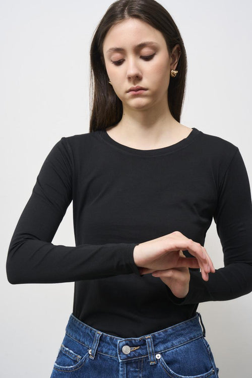 Women's black crew neck t-shirt - 2