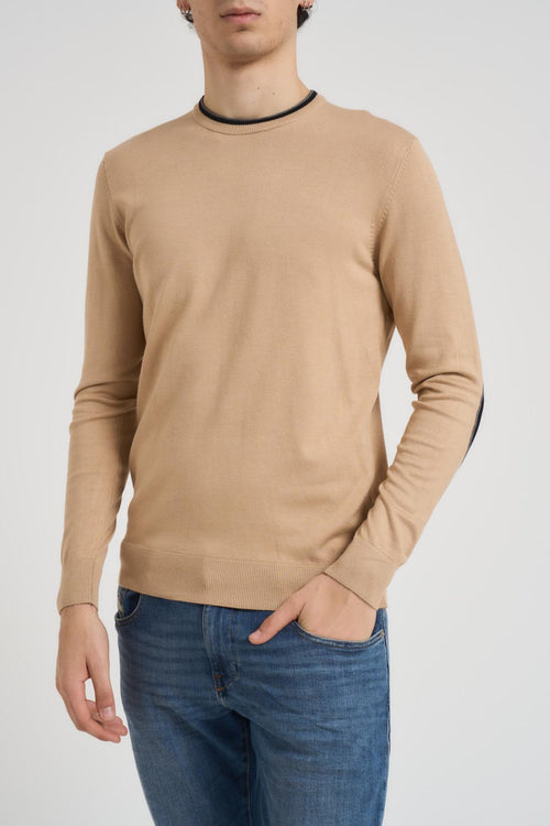 Maglia uomo girocollo con toppe cammello - 2