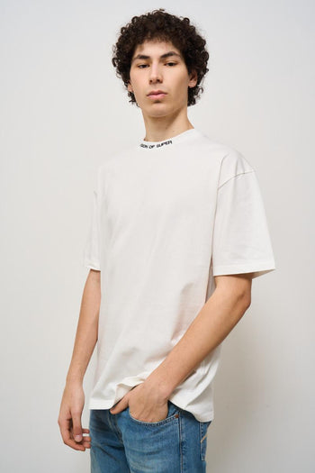 T-shirt uomo bianca dettaglio scritta girocollo - 4