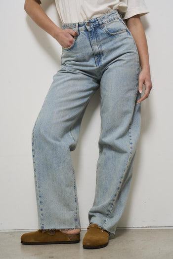 Women's regular jeans in light denim - 3