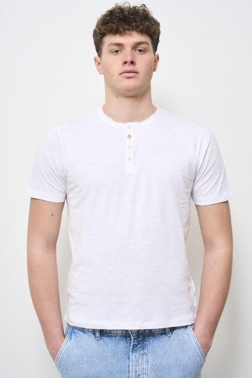 T-shirt uomo bianca con bottoni