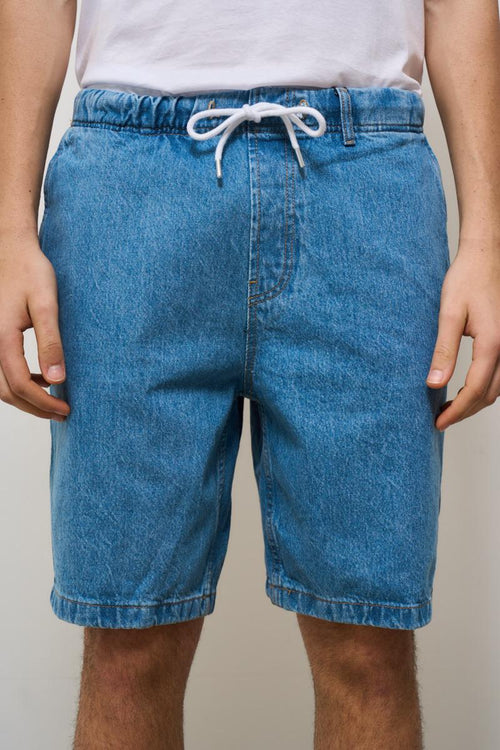 Bermuda uomo in denim medio