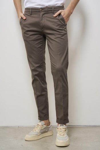 Pantalone uomo chino fango - 3