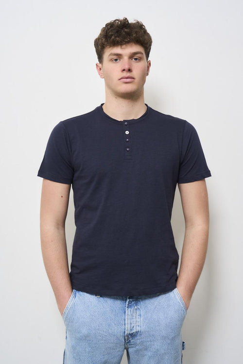 T-shirt uomo blu con bottoni