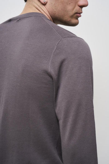 Men's grey crew neck sweater. - 5