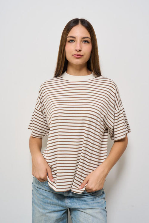T-shirt donna girocollo a righe marrone