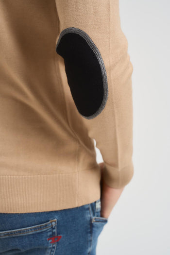 Maglia uomo girocollo con toppe cammello - 7