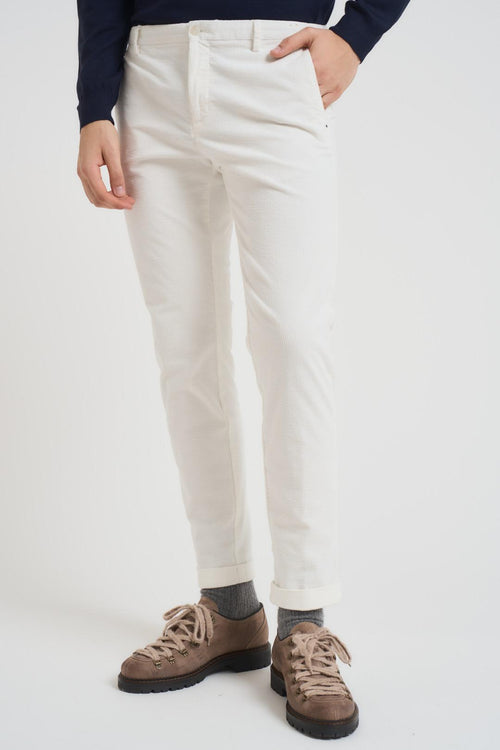 Pantalone uomo skinny a costine panna