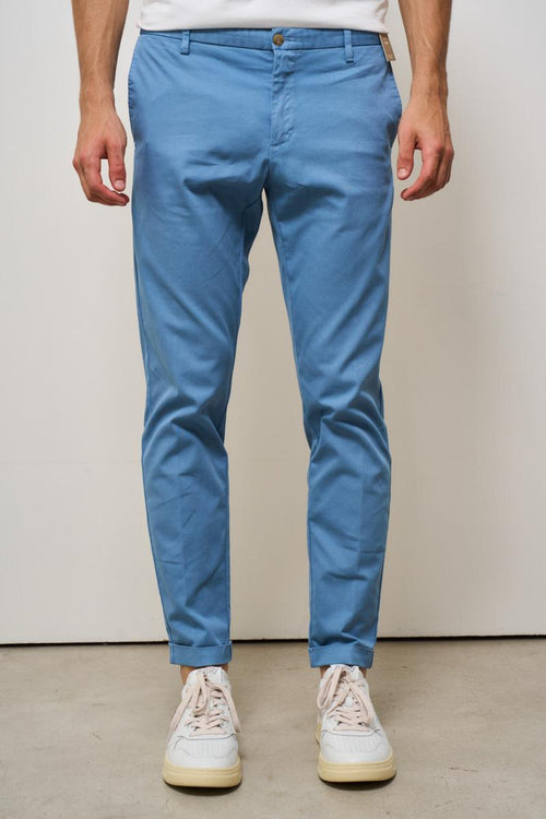 Pantalone uomo chino celeste
