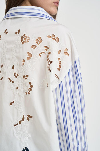 Camicia donna con inserto ricamato azzurra e bianca - 6
