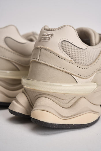 Sneakers uomo 9060 bianche e beige - 8