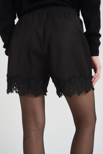 Shorts donna satinati con pizzo nero - 5