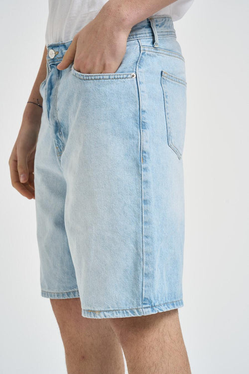 Bermuda uomo in denim chiaro - 2