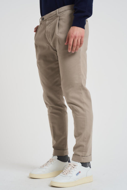 Pantalone uomo con pinces tortora - 2