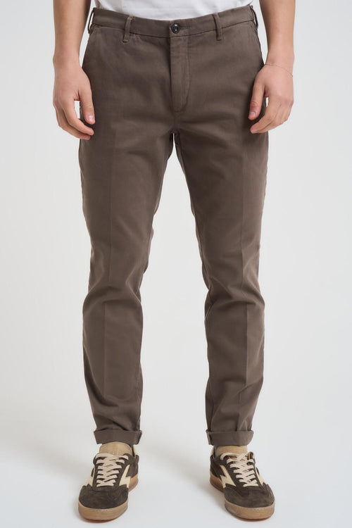 Pantalone uomo slim fit marrone