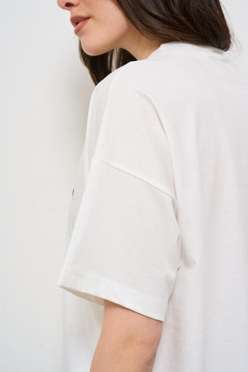 T-shirt donna girocollo bianca con scritta - 4
