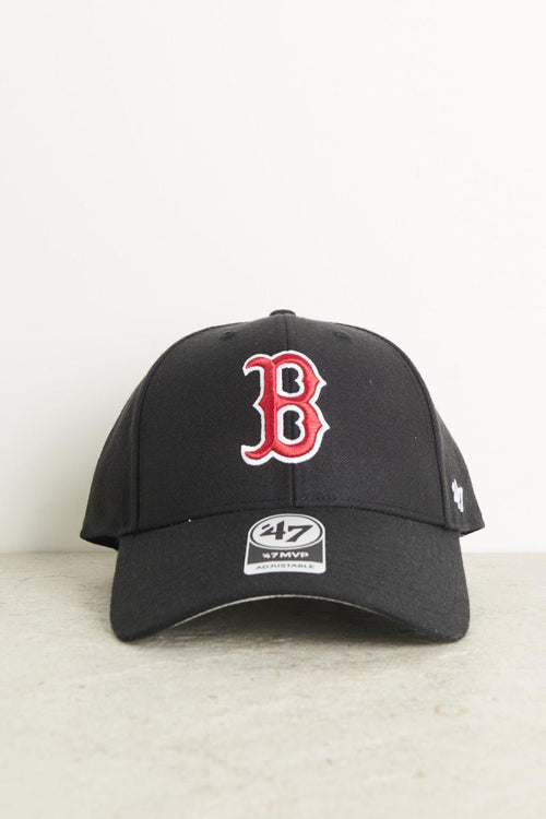 Black men's hat with red contrasting logo